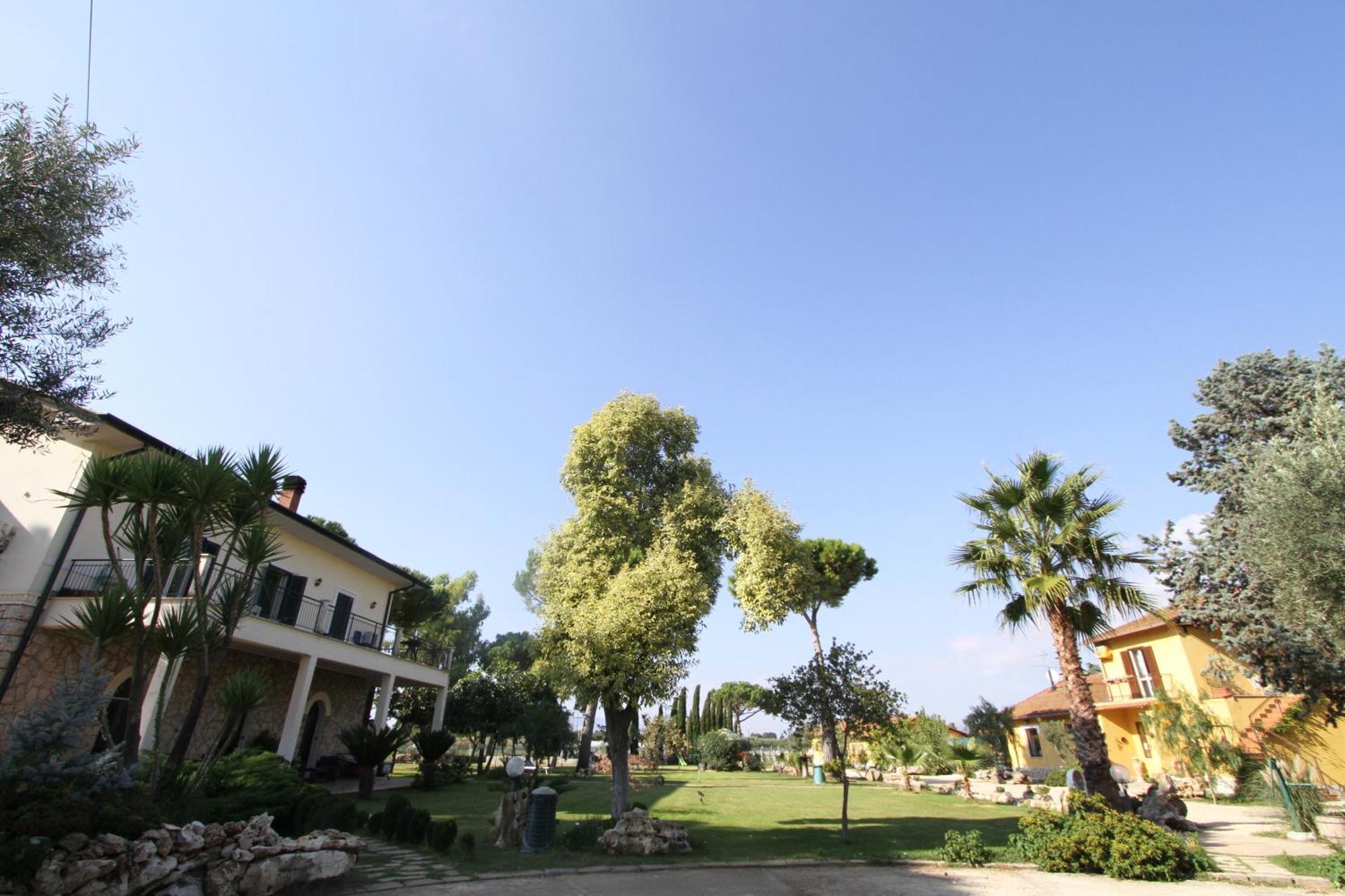 Agriturismo Ali E Radici Cisterna di Latina Exteriör bild